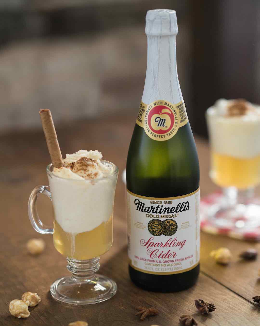 Sparkling Apple Cider A La Mode - Martinelli's